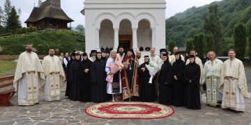 Sărbătoare de suflet la Mănăstirea Ruoaia, de hramul Sfinților Români
