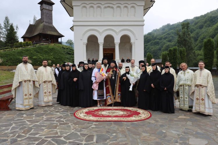 Sărbătoare de suflet la Mănăstirea Ruoaia, de hramul Sfinților Români