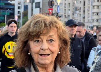 Greu de imaginat! Ana Blandiana a ieșit să protesteze împotriva lui Nicușor Dan!