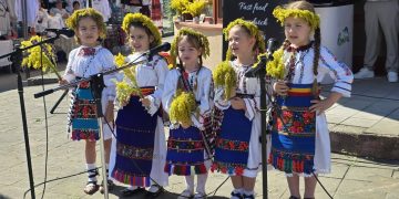 Târgul de Sânziene a adus tradițiile în prim-plan la Târgu Lăpuș