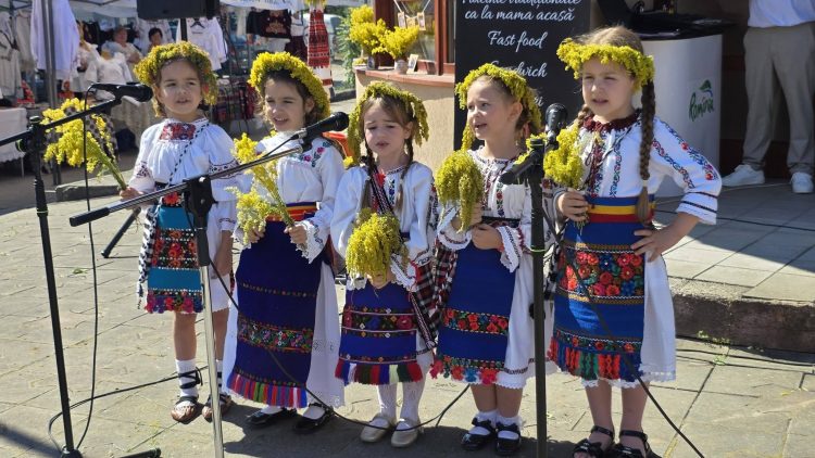 Târgul de Sânziene a adus tradițiile în prim-plan la Târgu Lăpuș