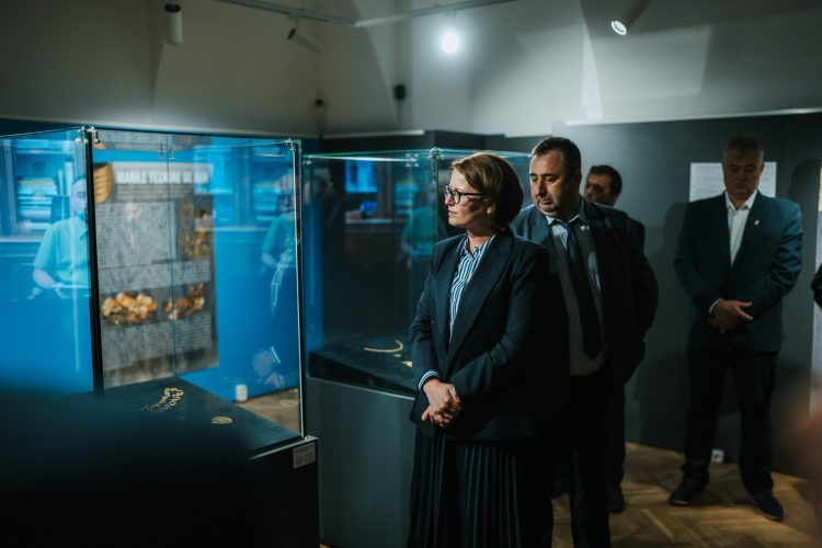 S-a închis expoziția „Tezaurul de la Sarasău” la Muzeul Maramureșan