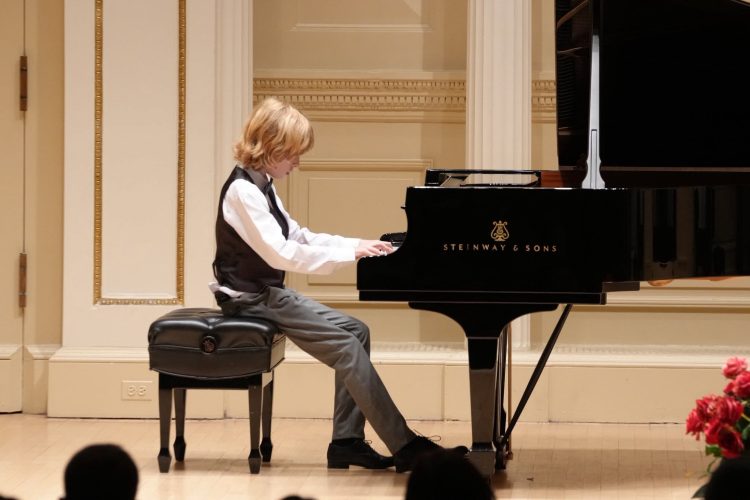 Elev din Baia Mare, pe scena Carnegie Hall din New York: performanță remarcabilă la competiția American Protégé