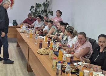 13 cursanți din Budești au absolvit gratuit cursul de tâmplar artizanal