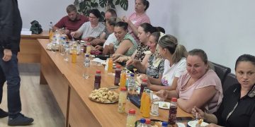13 cursanți din Budești au absolvit gratuit cursul de tâmplar artizanal