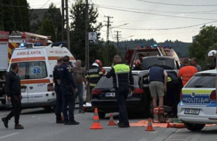 ACCIDENT CU NOUĂ VICTIME LA BORȘA. Șapte adulți și doi copii au ajuns la spital