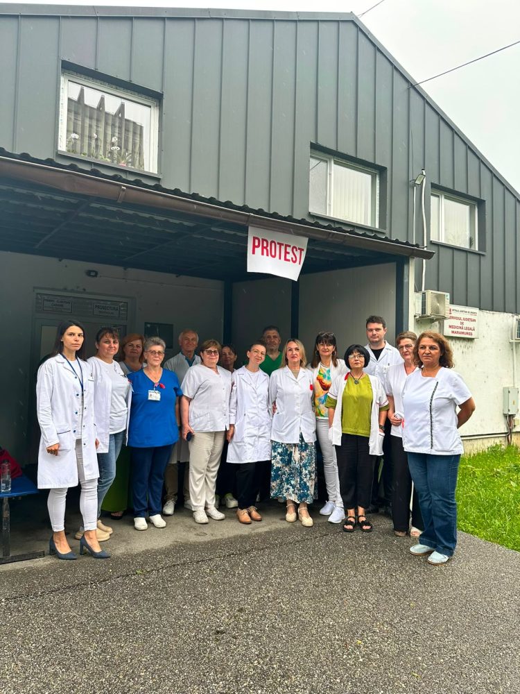 Medicii legiști din Maramureș contestă noua grilă de salarizare și avertizează cu proteste la nivel național. PROTEST
