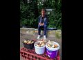 Povestea lui Răzvan, copilul care muncește pentru a-și ajuta familia, continuă să impresioneze comunitatea