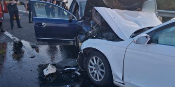 Accident grav: Două mașini s-au tamponat pe DN1C, pe raza localității Iclod