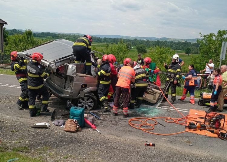 Polițiștii explică cum s-a produs accidentul grav cu victime din Remeți