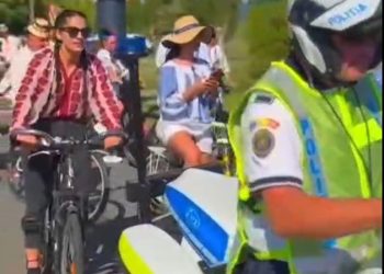 Tradiție pe două roți – Polițiștii maramureșeni, prezenți la evenimentul „Cu ia pe bicicletă”