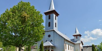 Liturghie Arhierească la sărbătoarea sfințirii Bisericii „Sfinții Apostoli Petru și Pavel” din Borșa