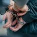 Alcool, violență și scandal în stradă la Budești, patru tineri reținuți