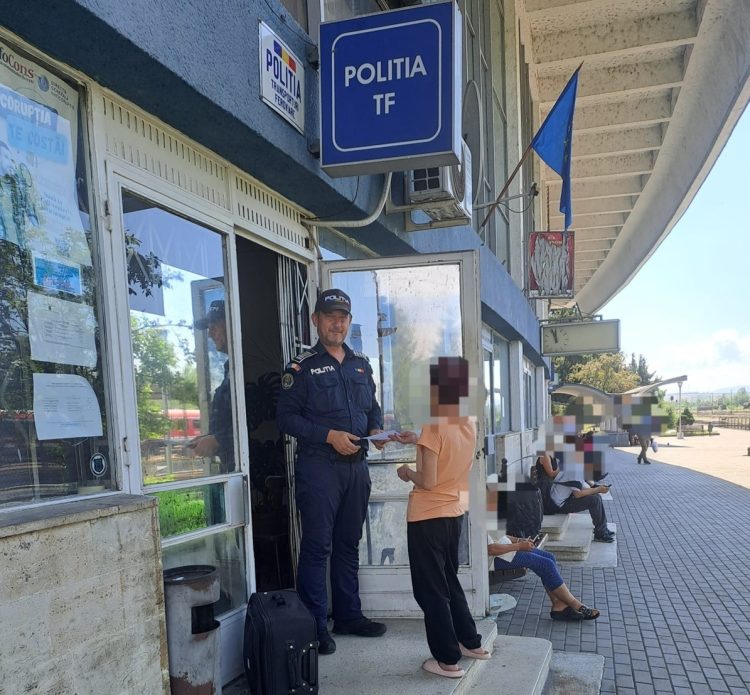 Exemplu de responsabilitate – Polițiștii maramureșeni au identificat rapid proprietara unui troler uitat în tren
