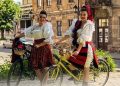 Baia Mare pedalează în ie – Paradă folclorică și spectacol de Ziua Universală a Iei