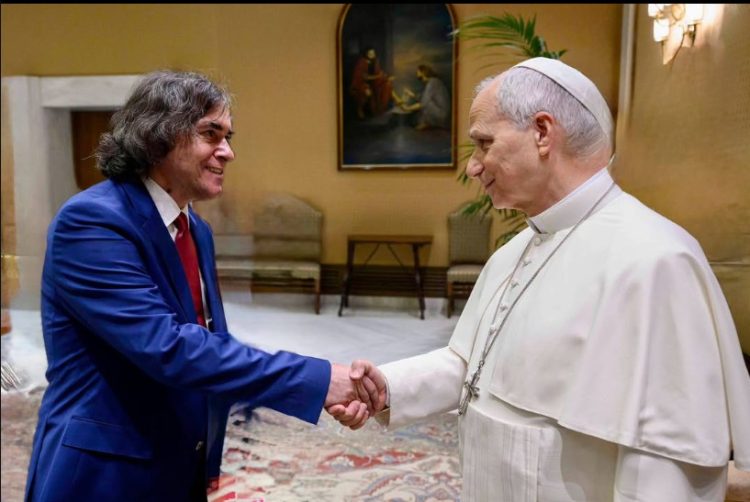 Scriitorul român Mircea Cărtărescu, primit de Papa Leon al XIV-lea la Vatican
