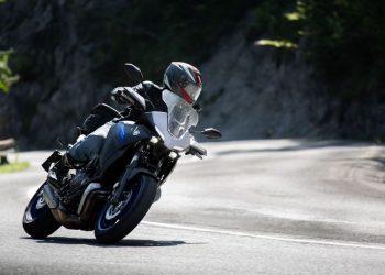 Tânăr de 19 ani, fără permis, depistat de polițiști pe un motocross în Leordina