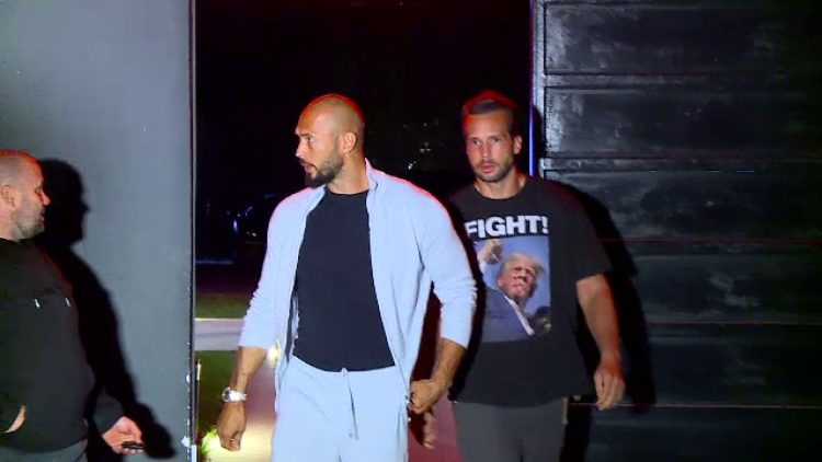 Frații Andrew și Tristan Tate au fost arestați în SUA după ce procurorii din Marea Britanie le-au adus noi acuzații de viol