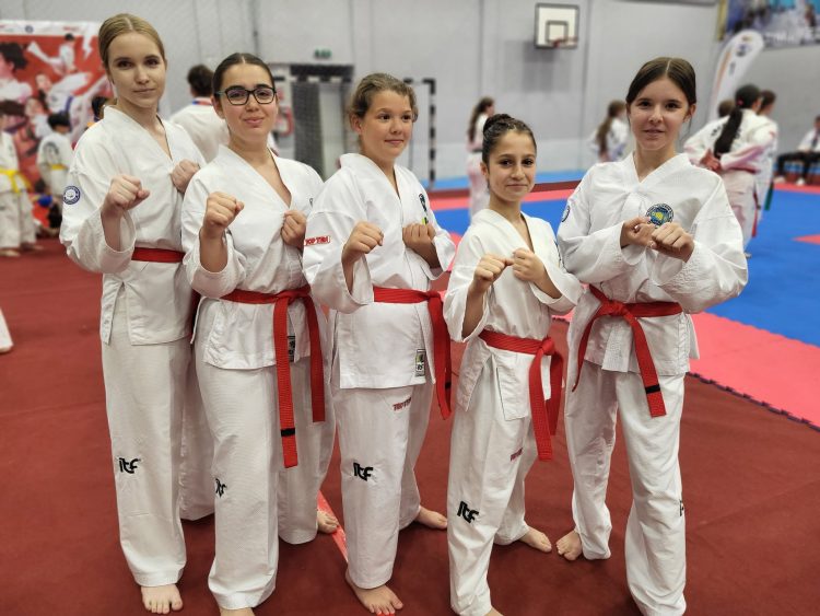 Junioarele de la CS Dragonul Baia Mare, medalie de aur la Cupa Memorială „Gyuri Mazsa”
