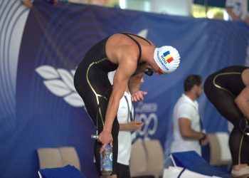 Un român de 17 ani va reprezenta România la Campionatul European de Înot cu Labe pentru Juniori
