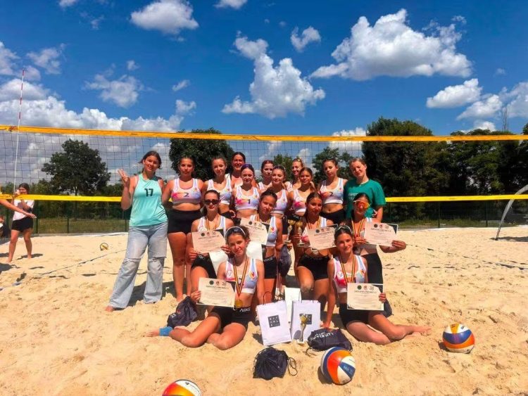 CSS și CSM Sighet domină etapa națională U16 la volei pe plajă – Aur, argint și bronz pentru sportivele maramureșene