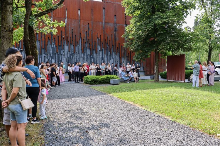 Absolvenții Colegiului de Arte Baia Mare și-au prezentat lucrările de atestat. Cine sunt câștigătorii ediției 2026