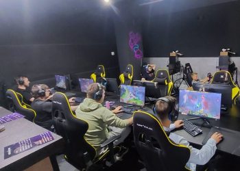 Gaming și educație digitală, combinate într-o întreprindere socială din Baia Mare. Peste 300 de tineri vor beneficia de activități gratuite