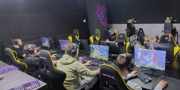 Gaming și educație digitală, combinate într-o întreprindere socială din Baia Mare. Peste 300 de tineri vor beneficia de activități gratuite