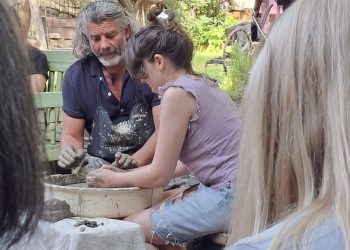 Tabără de olărit la Casa Olarului din Baia Sprie. Cinci zile de creație și relaxare în Maramureș