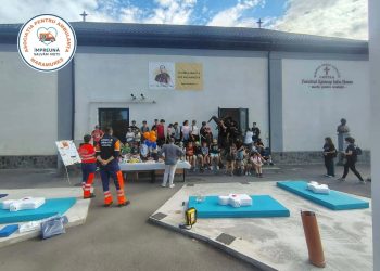 Paramedicii și ambulanțierii din Târgu Lăpuș, întâlnire educativă cu participanții la Tabăra Ecumenică