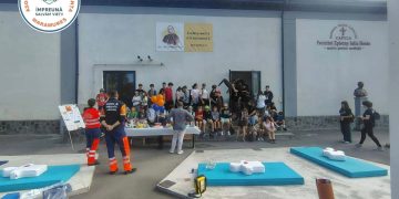 Paramedicii și ambulanțierii din Târgu Lăpuș, întâlnire educativă cu participanții la Tabăra Ecumenică