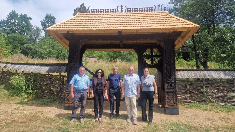 Poarta Mara strălucește din nou. Vești bune de la Muzeul Satului din Baia Mare