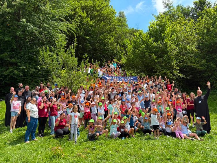 Caravana Tinerilor Creștini Ortodocși a reunit tinerii din șase parohii din Țara Chioarului
