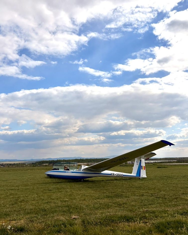 Cum zboară un planor fără motor? Explicația oferită de Aeroclubul Baia Mare