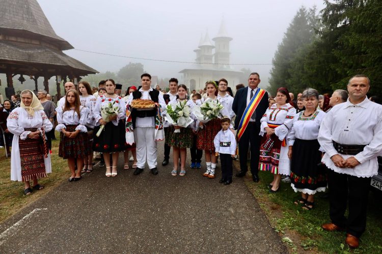 Mănăstirea „Sfântul Ilie” Dealu Mare și-a sărbătorit hramul. Un diacon a fost hirotonit preot