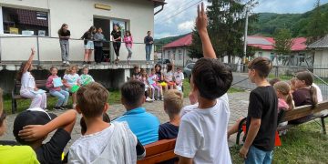 Diplome oferite din suflet la Biblioteca din Firiza. Copiii și-au descoperit calitățile prin ochii prietenilor