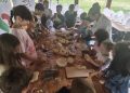 Pâine caldă, joc și educație: atelier special pentru copii la Muzeul Satului Baia Mare