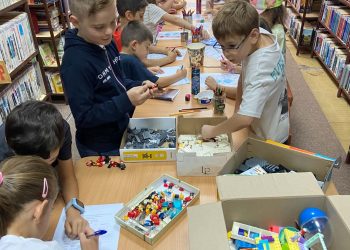 Fără telefoane, mai multă joacă! Biblioteca din Baia Mare îi invită pe copii la un atelier gratuit