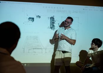 A început „Școala de la Sighet”. Specialiști și studenți din mai multe țări se întâlnesc la Muzeul Satului Maramureșean