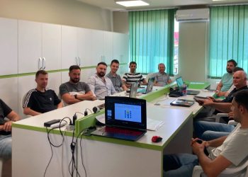 Angajații Aramis Invest își perfecționează competențele. O nouă serie a finalizat cursul organizat de ASSOC