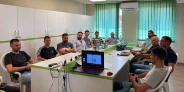 Angajații Aramis Invest își perfecționează competențele. O nouă serie a finalizat cursul organizat de ASSOC