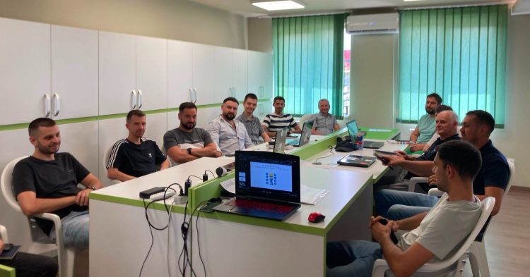 Angajații Aramis Invest își perfecționează competențele. O nouă serie a finalizat cursul organizat de ASSOC