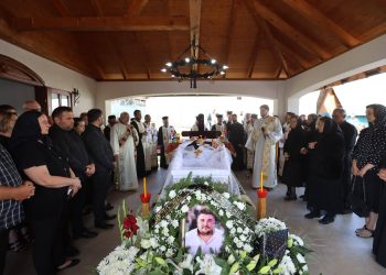 Preasfințitul Timotei Sătmăreanul a oficiat slujba de înmormântare a lui Mihail Cucu