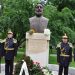 Alți nebuni vor să dea jos de pe soclu bustul unui mare poet român! Cel vizat este Adrian Păunescu!