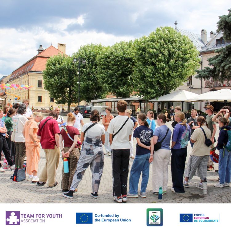 Voluntari din SUA au descoperit Baia Mare la pas. O nouă ediție City Hunt a adus istoria orașului mai aproape de tineri