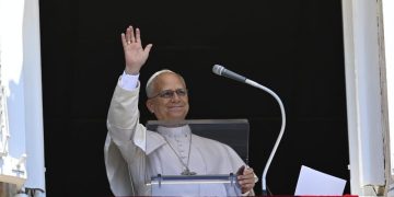 Angelus. Papa: Domnul poartă povara crucii primul și împreună cu noi toți fără să ne lase singuri
