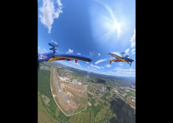 Spectacole aviatice susținute de Șoimii României, la Ziua Porţilor Deschise a Aeroclubului „Alexandru Papană”