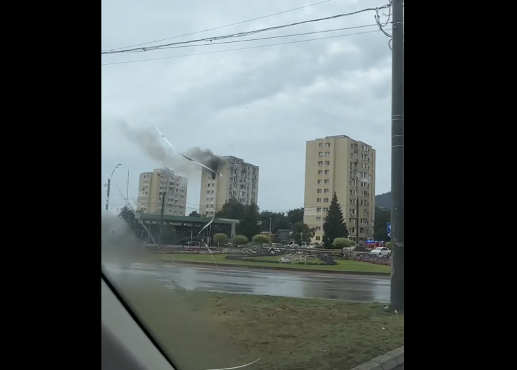 Incendiu într-un bloc din Baia Mare. Peste 30 de persoane evacuate