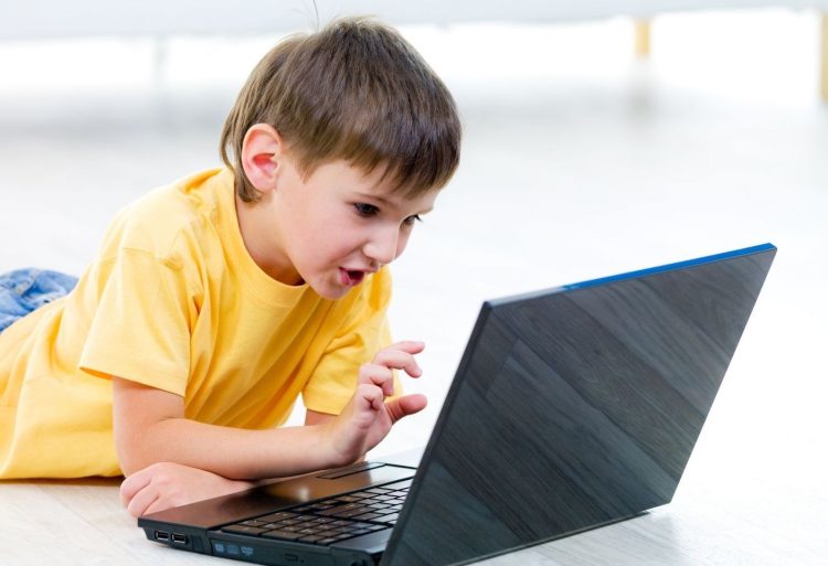 Pericolele din online, în atenția Direcției de Asistență Socială Baia Mare: Copiii, încurajați să ceară ajutor și să spună „nu”