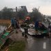 Acoperiș smuls de vânt peste DJ 109F, la Rogoz. O familie cu doi copii a rămas fără locuință sigură